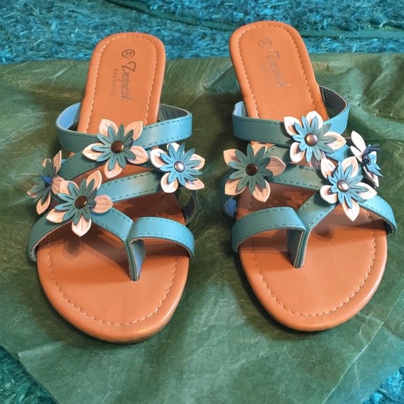 Floral sandals (NWOT) - Picture 3 of 8
